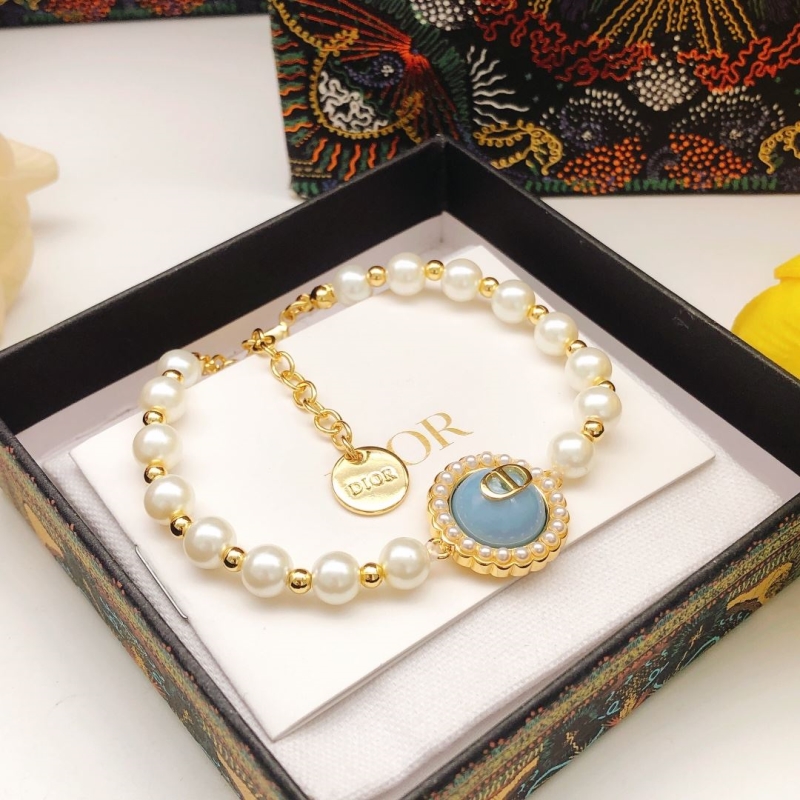 chr1st1an D10r bracelets